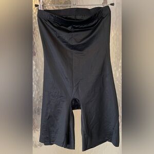 RED HOT by SPANX Moderate Control Shapewear Flawless Finish-Small